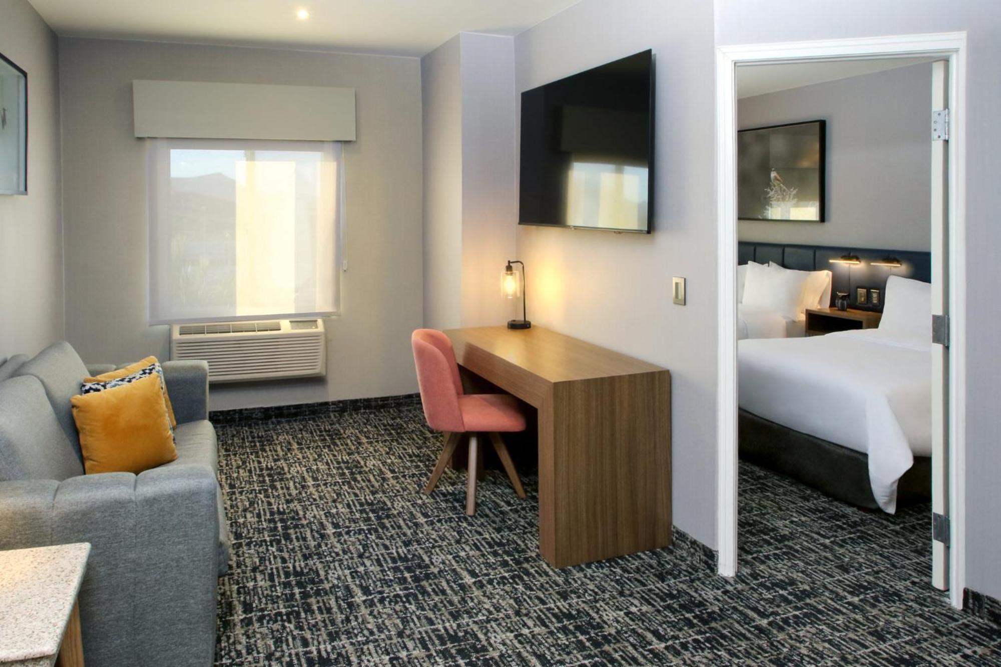 Voco Saltillo Suites By Ihg Exterior foto