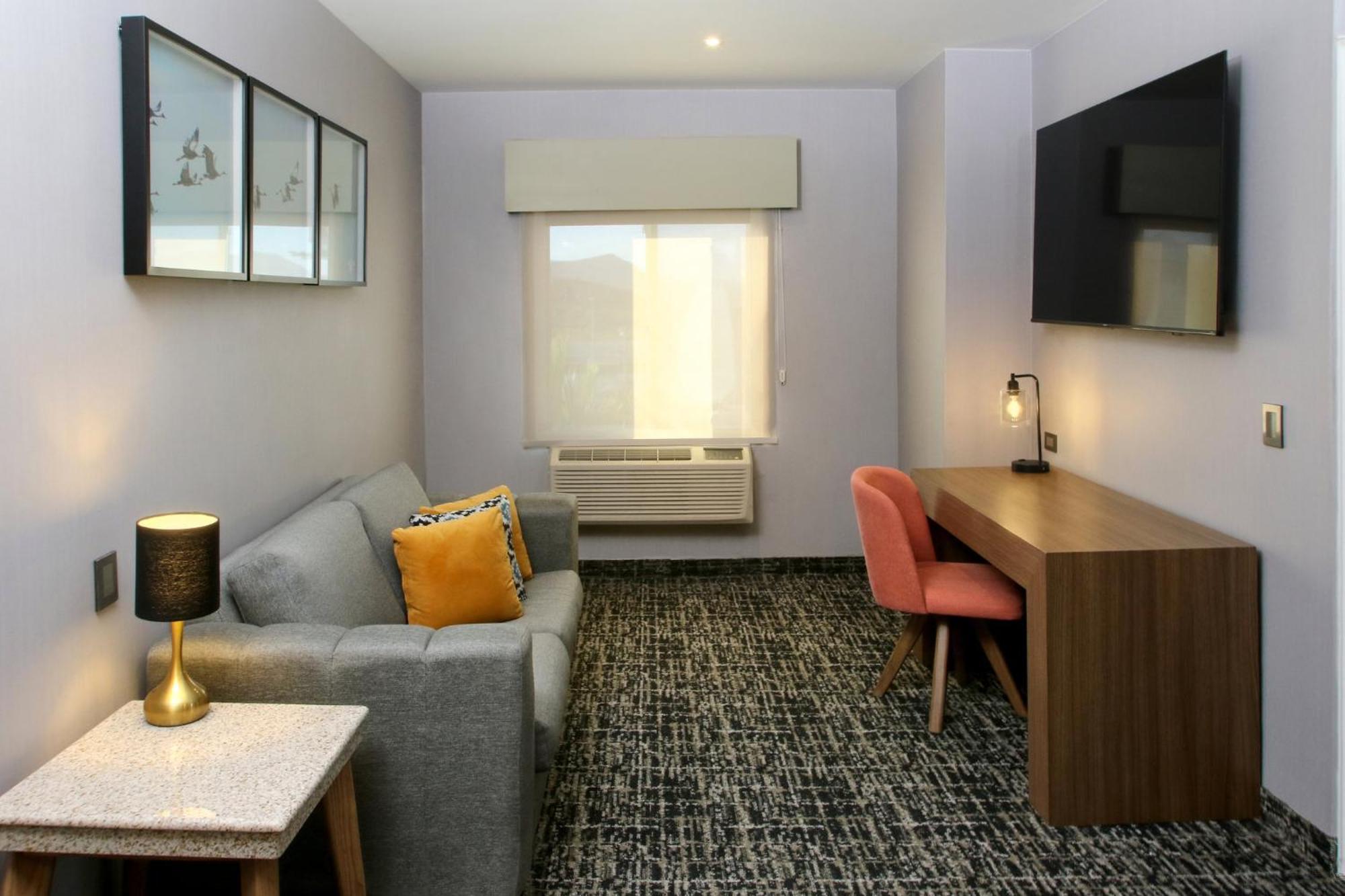 Voco Saltillo Suites By Ihg Exterior foto