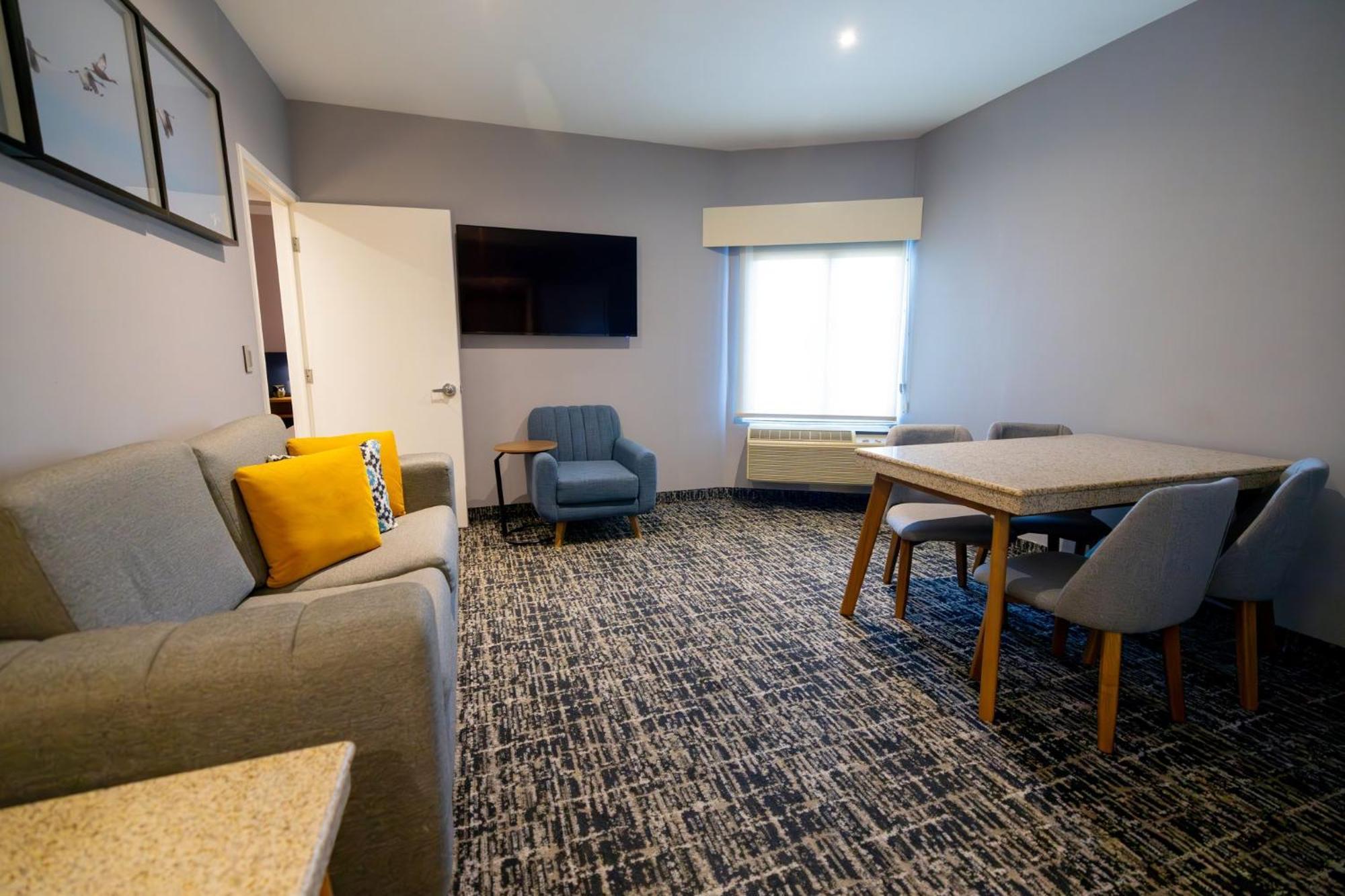 Voco Saltillo Suites By Ihg Exterior foto