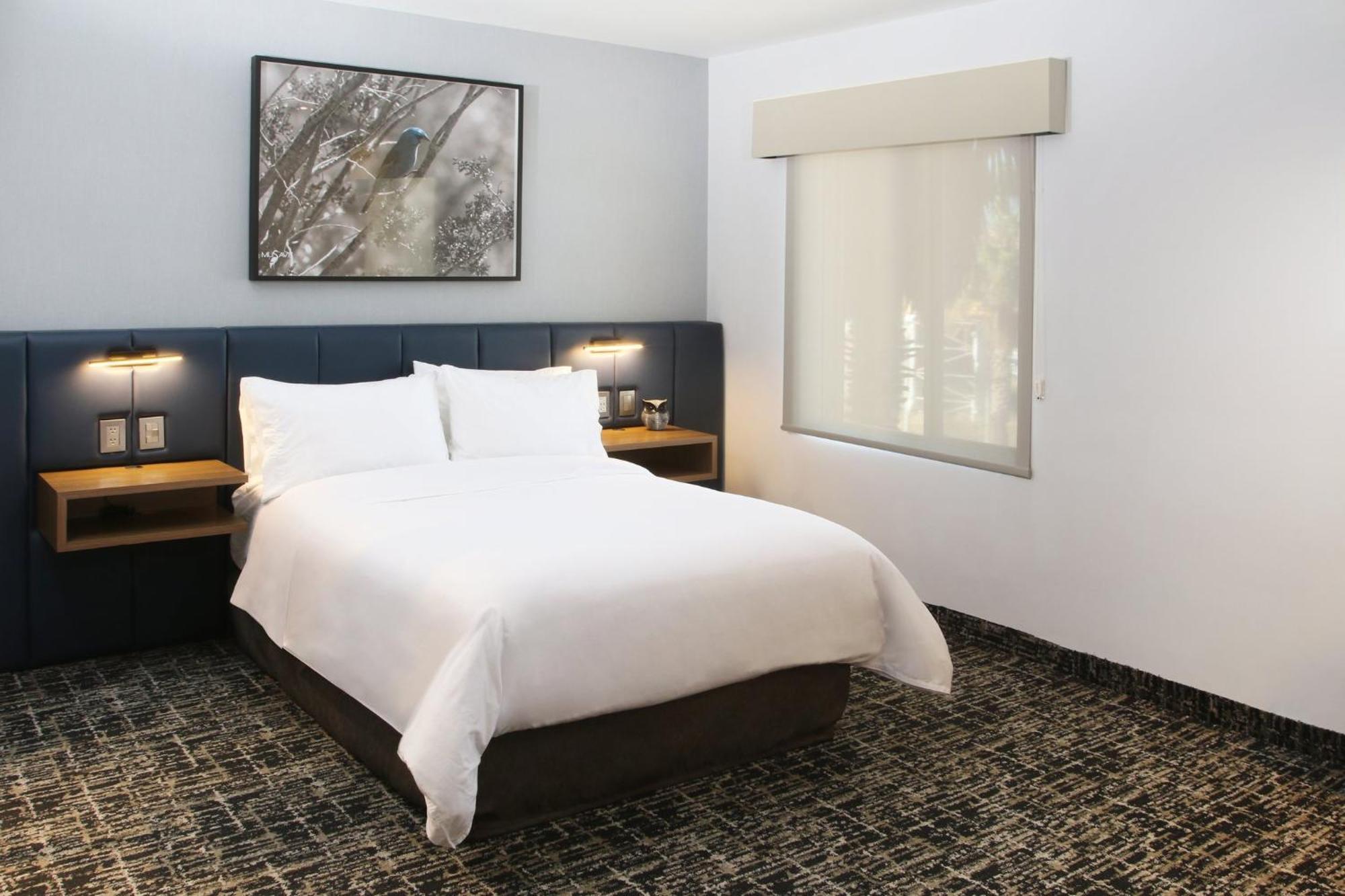 Voco Saltillo Suites By Ihg Exterior foto
